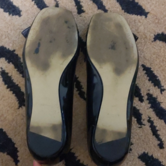 Black patent leather flats with big button flap - Picture 5 of 7
